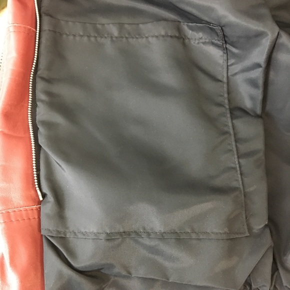 Vintage QUEEN’S UNIVERSITY 1990 Leather Jacket - Picture 6 of 16